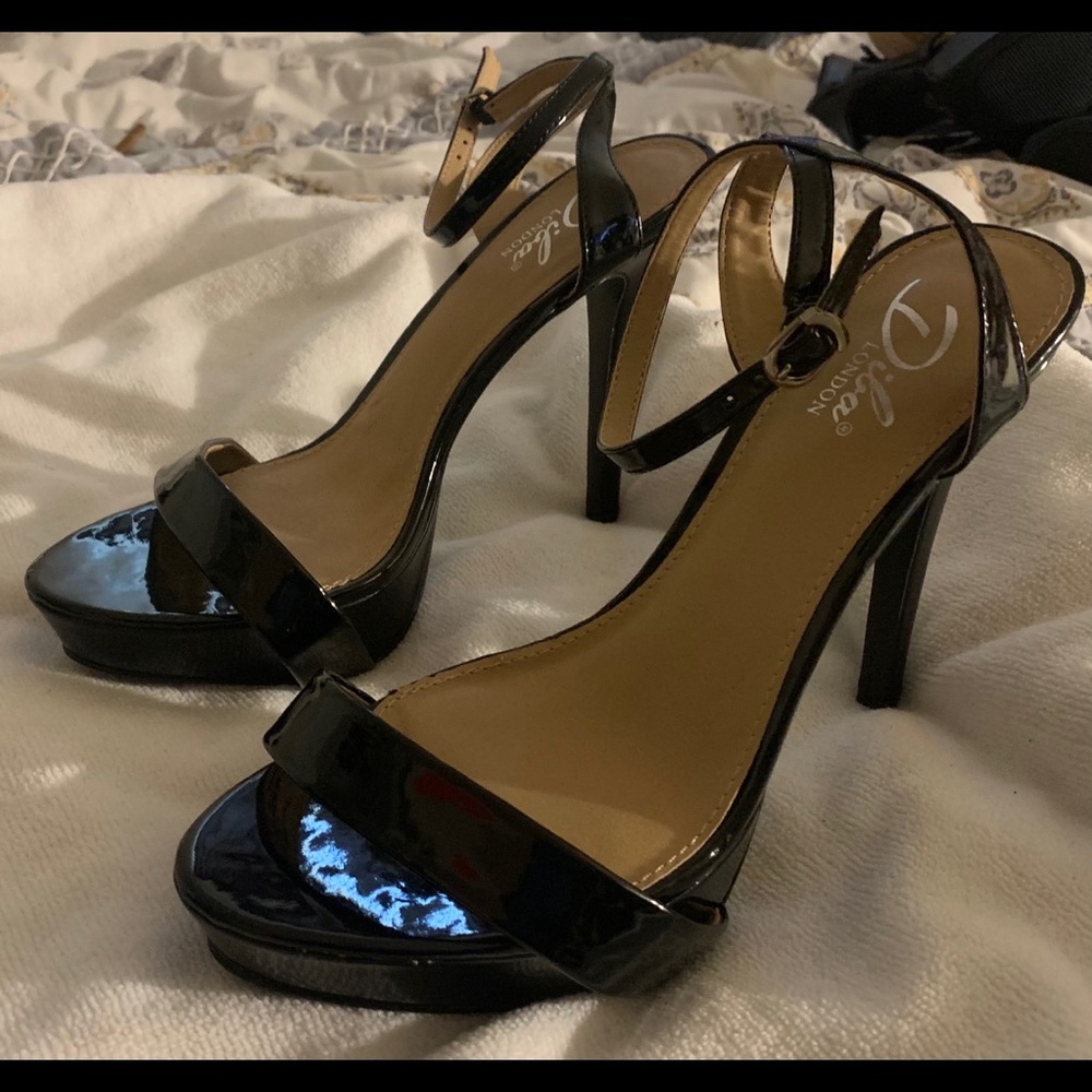 Shoes - Picture 4 of 14